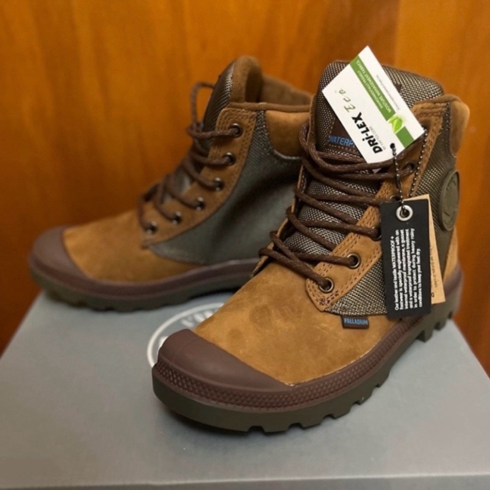 🆕. Palladium New Tan and Brown Waterproof Winter Women’s Boots.